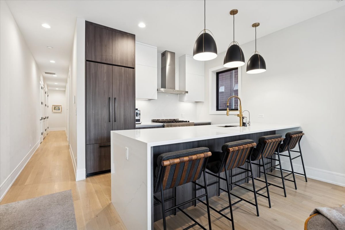 2228 W Belmont Avenue Unit: 2