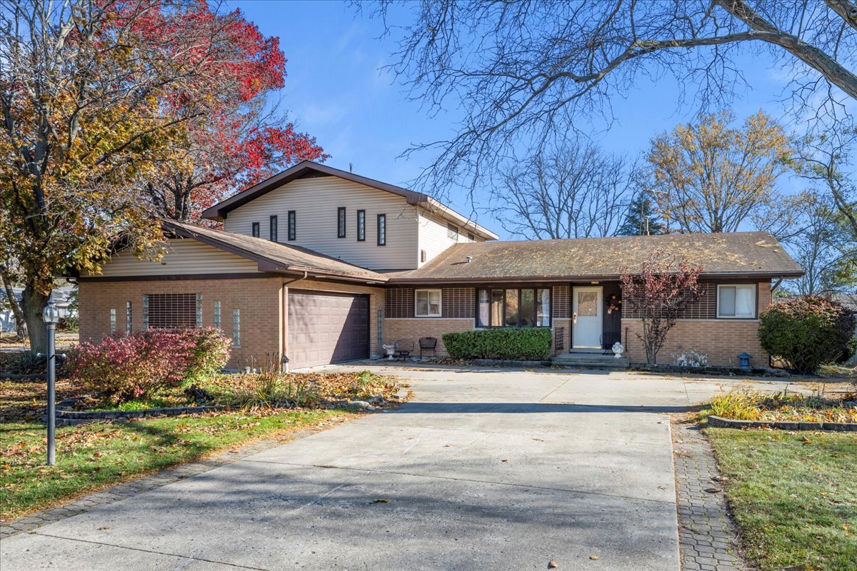 2851 Fredric Court