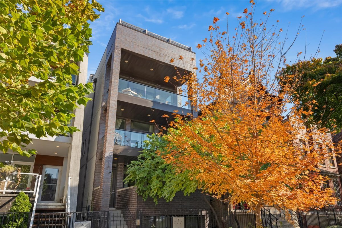 951 N Winchester Avenue Unit: 1