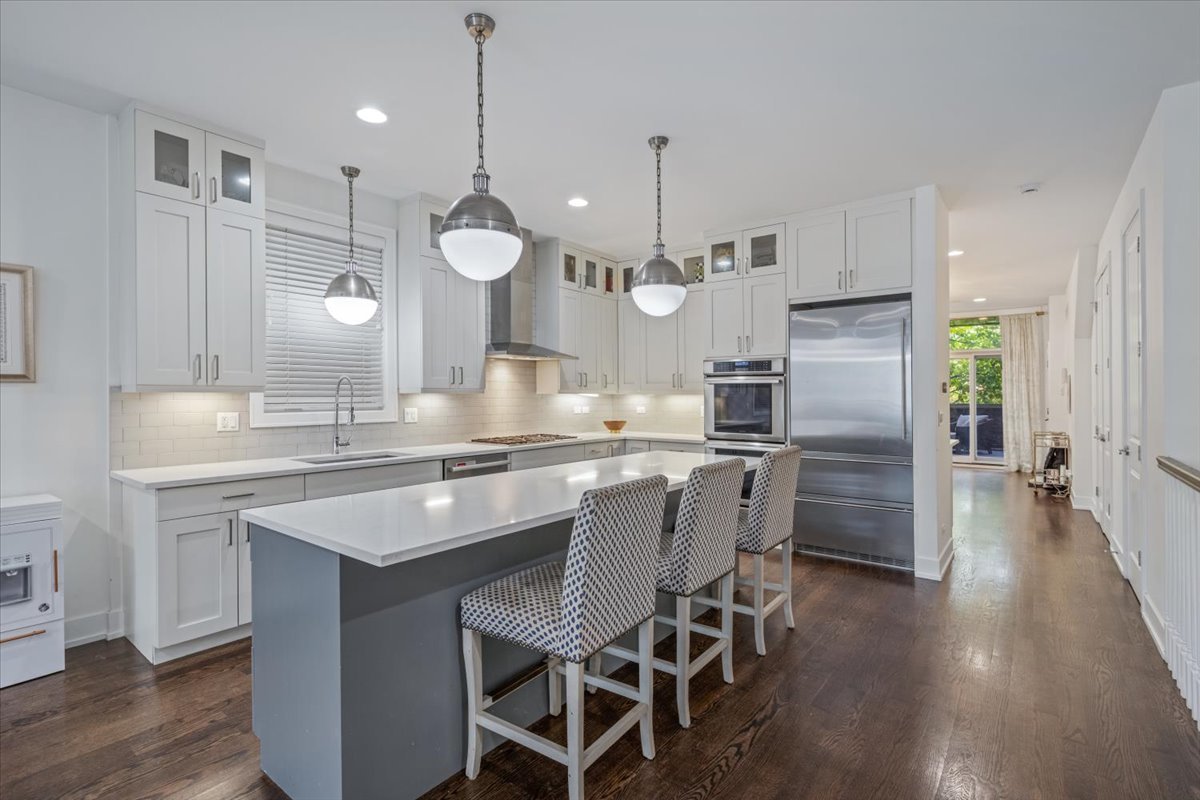 951 N Winchester Avenue Unit: 1