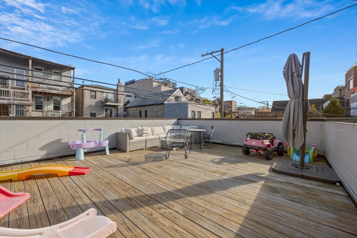 951 N Winchester Avenue Unit: 1