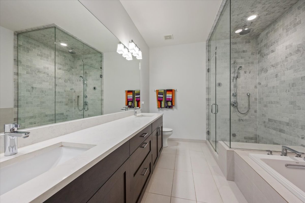 951 N Winchester Avenue Unit: 1