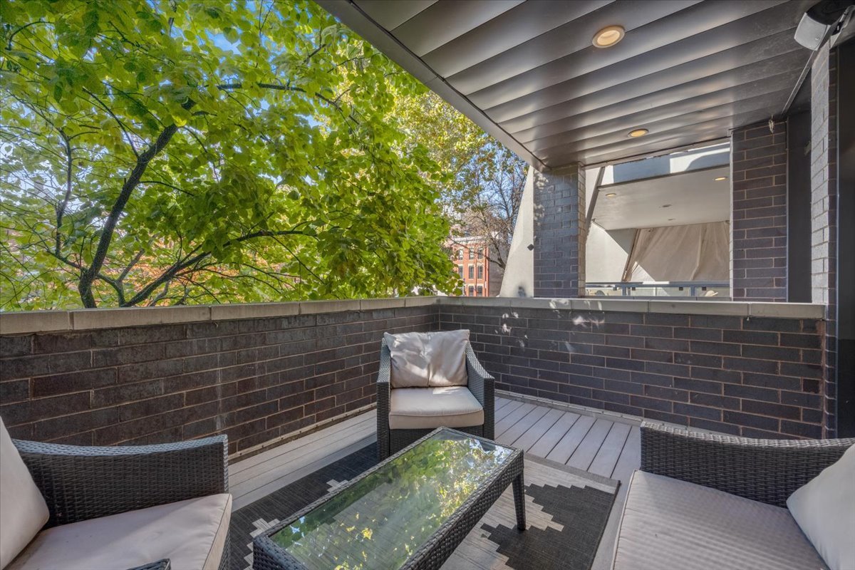 951 N Winchester Avenue Unit: 1