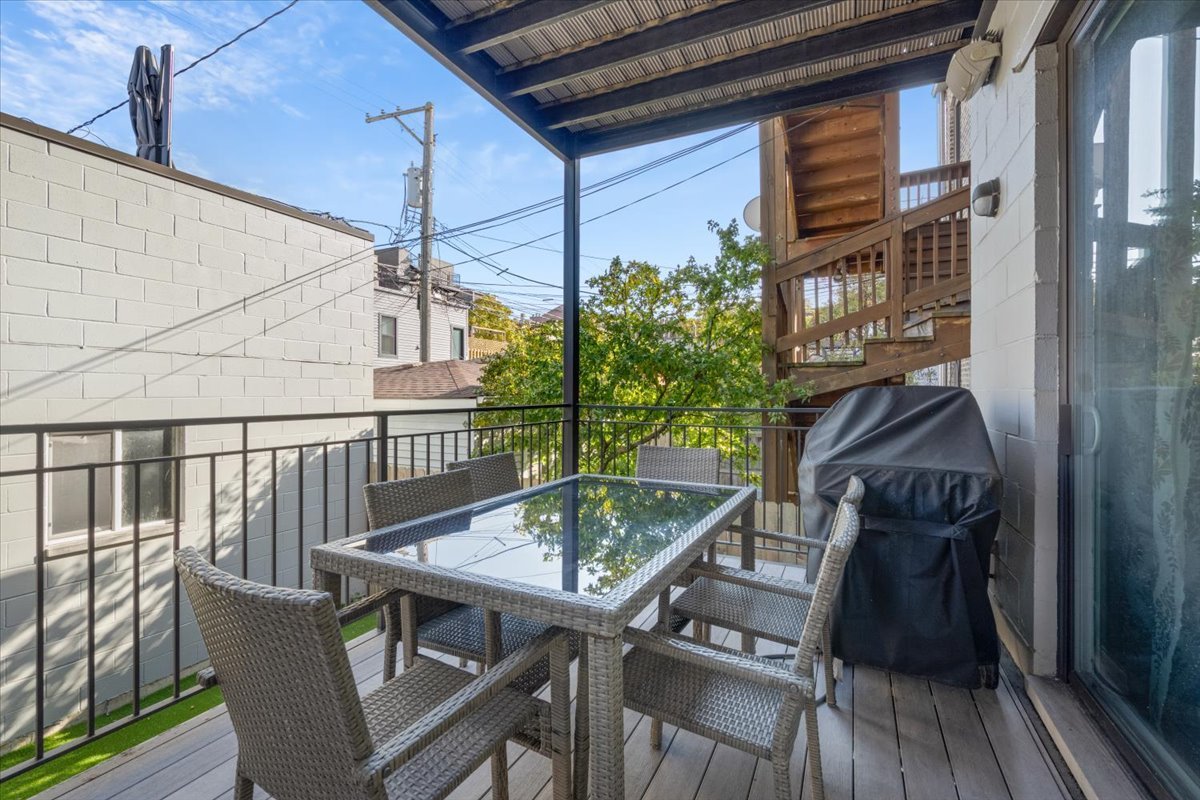 951 N Winchester Avenue Unit: 1