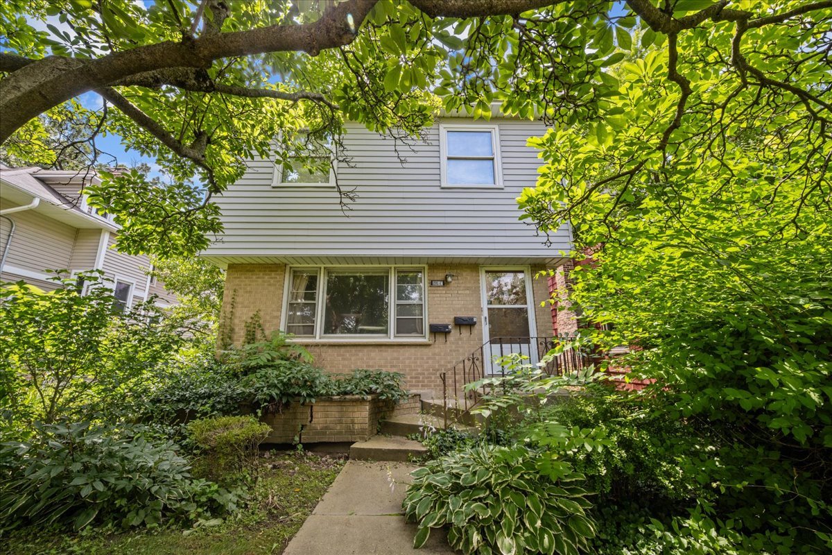 2490 Green Bay Road Unit: 1