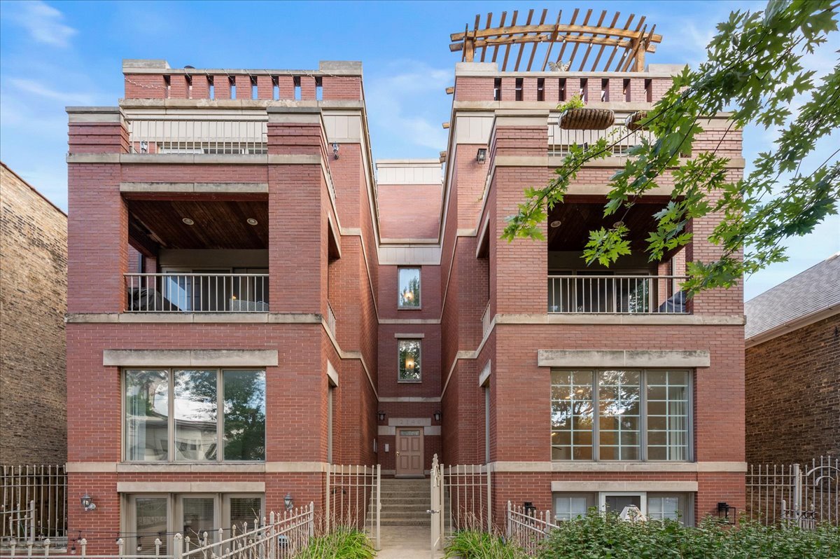 2140 W Haddon Avenue Unit: 1E