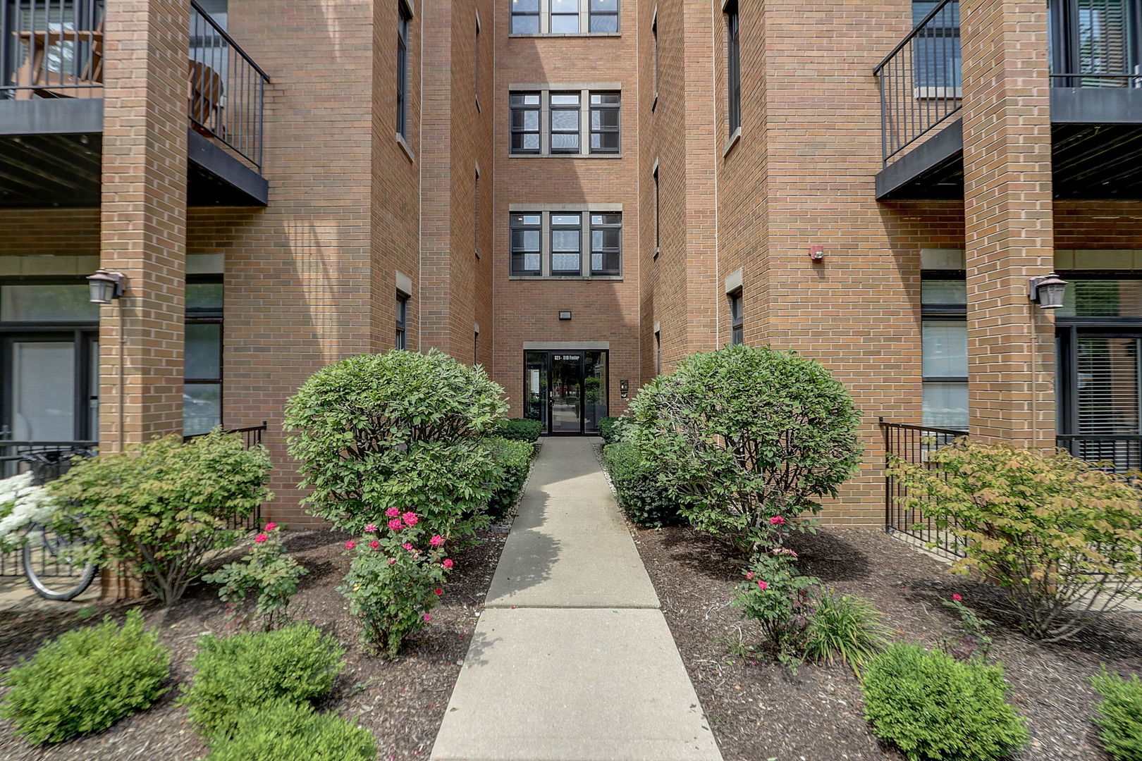 819 Foster Street Unit: 3N