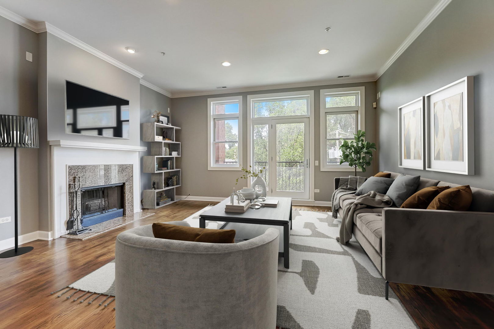 819 Foster Street Unit: 3N