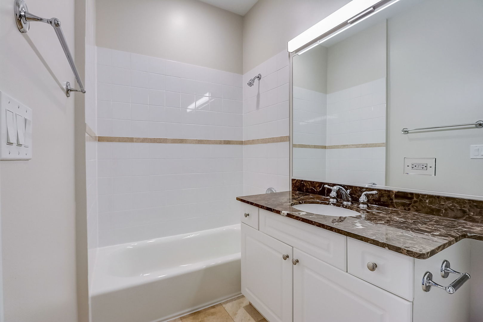 819 Foster Street Unit: 3N