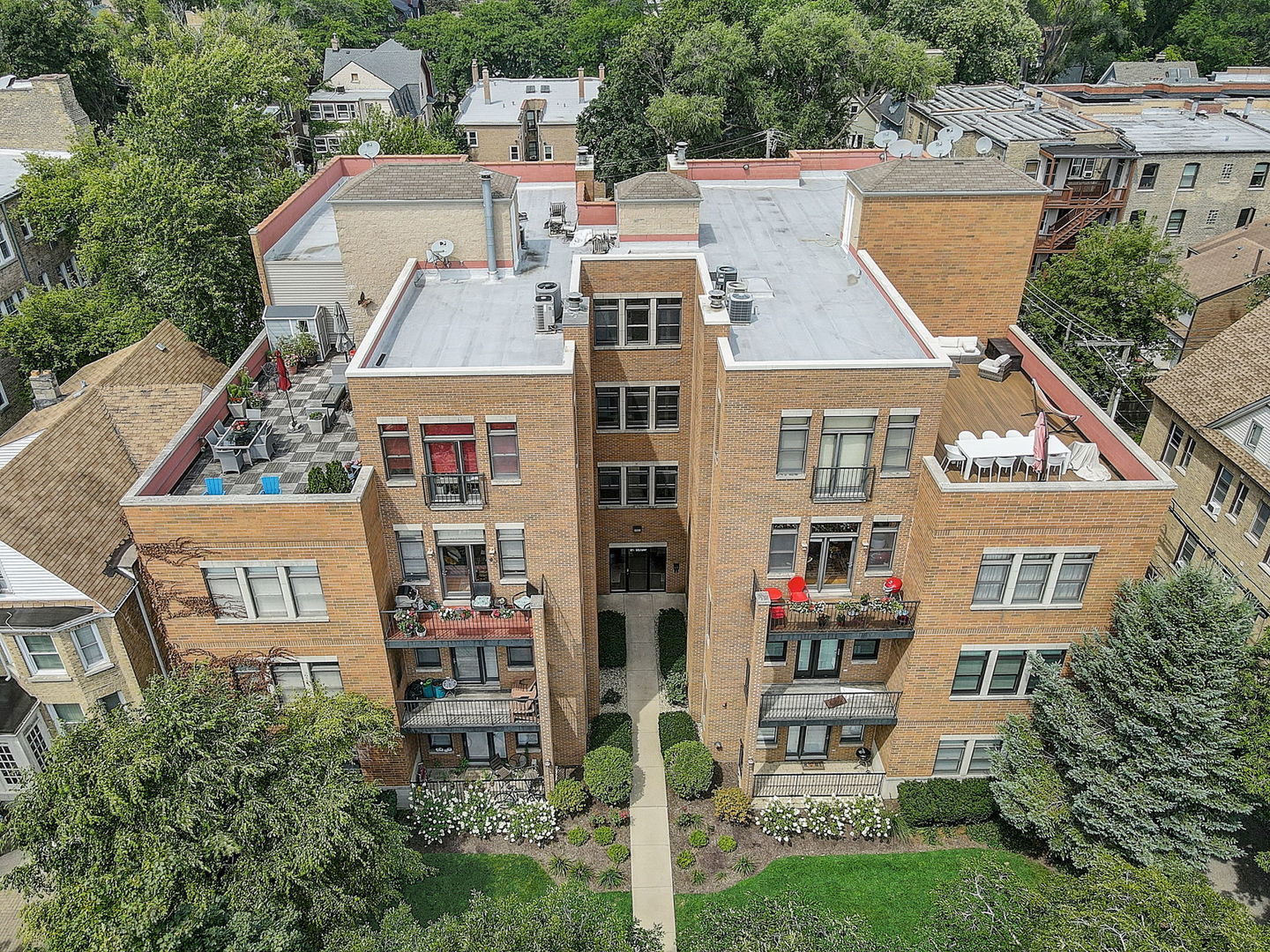 819 Foster Street Unit: 3N