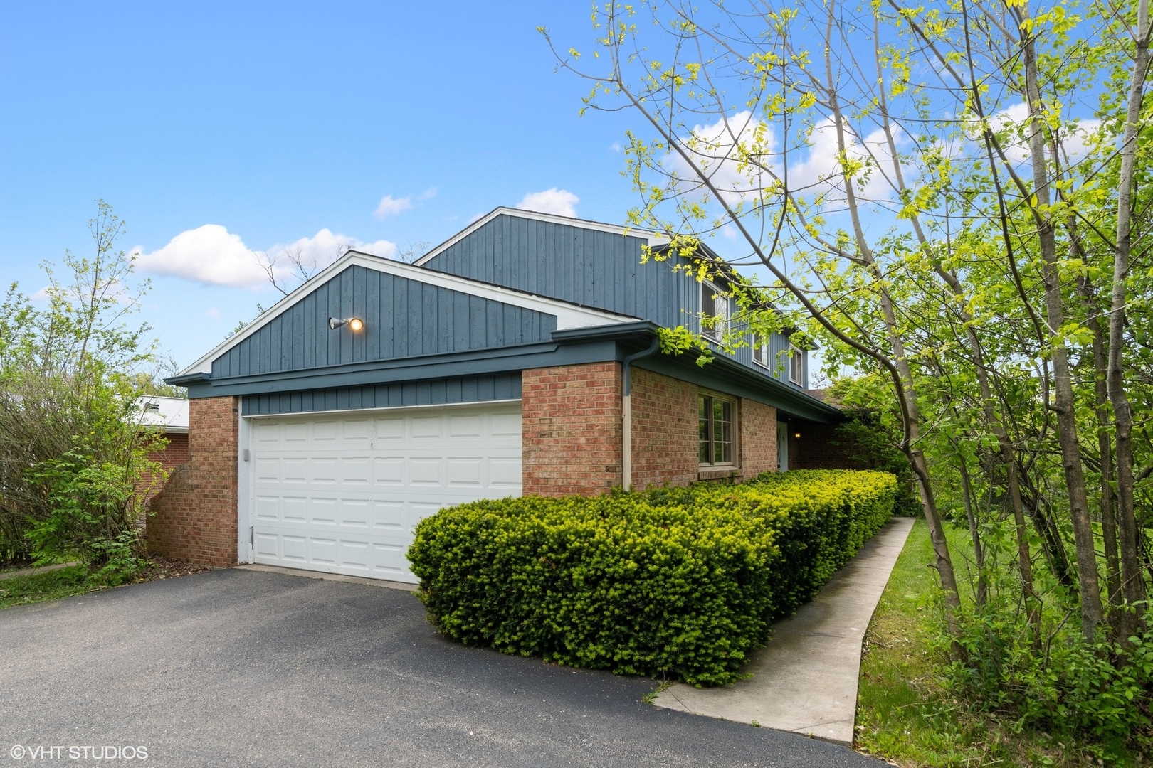 384 Hastings Avenue