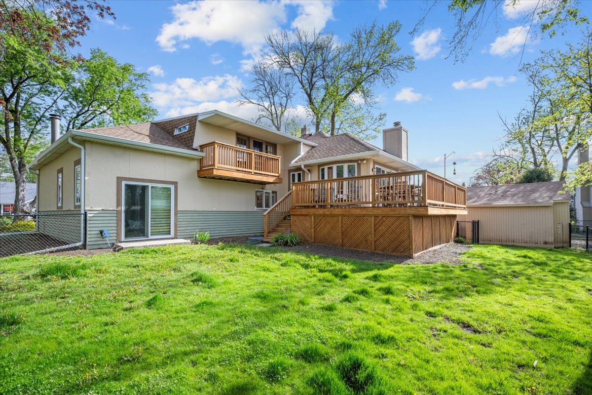 1515 Rosewood Avenue