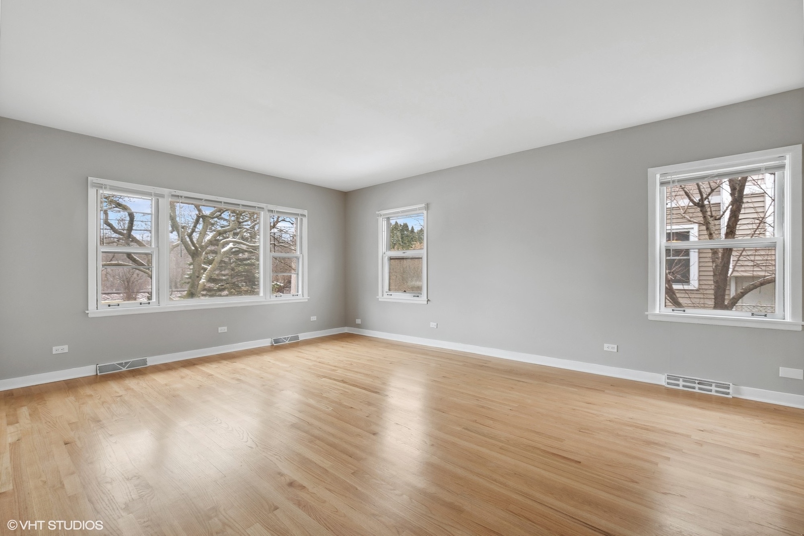 2490 Green Bay Road