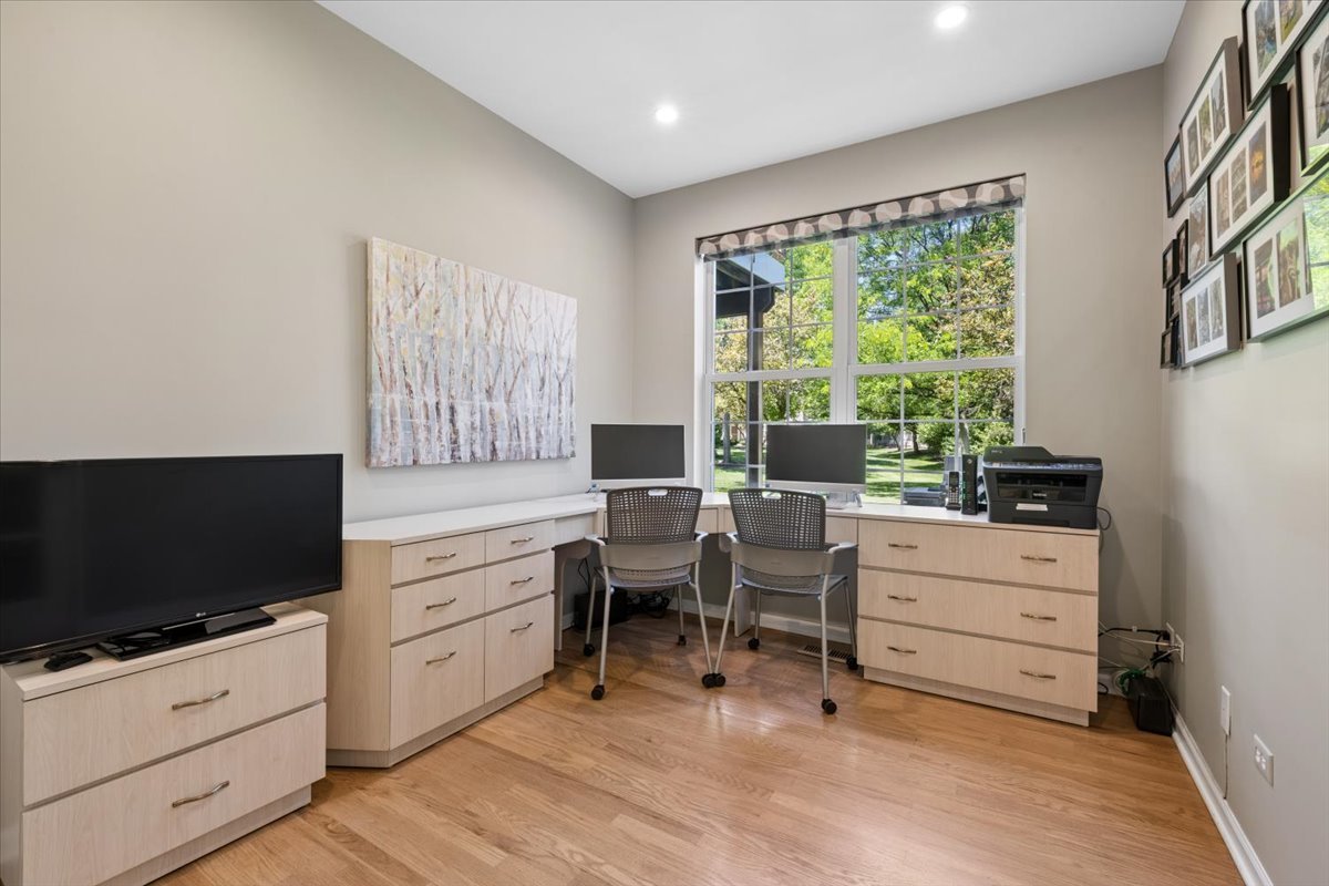 3042 Lexington Lane Unit: 3R41