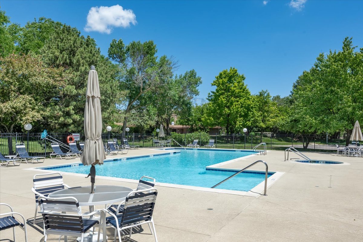 3042 Lexington Lane Unit: 3R41