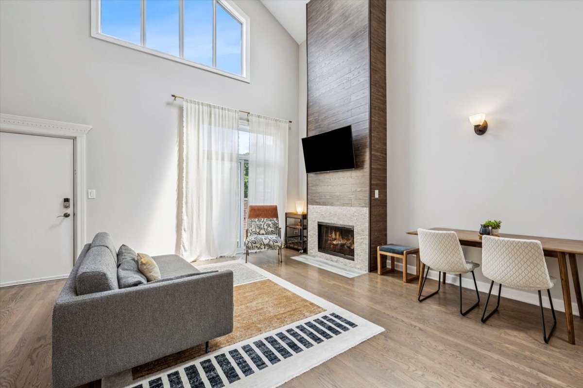 1529 W Montana Street Unit: 3