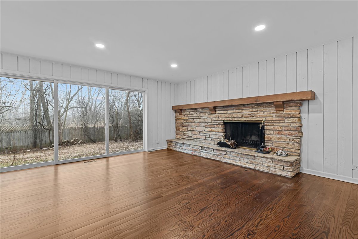 1305 Warwick Court