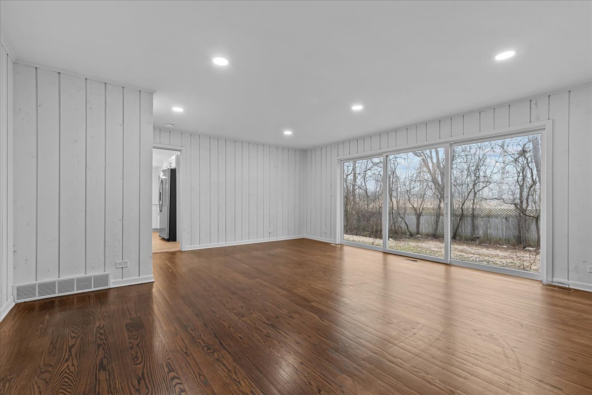 1305 Warwick Court
