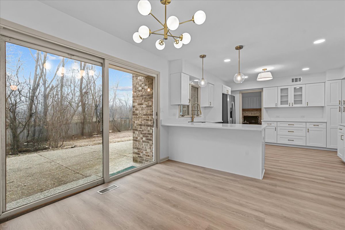 1305 Warwick Court