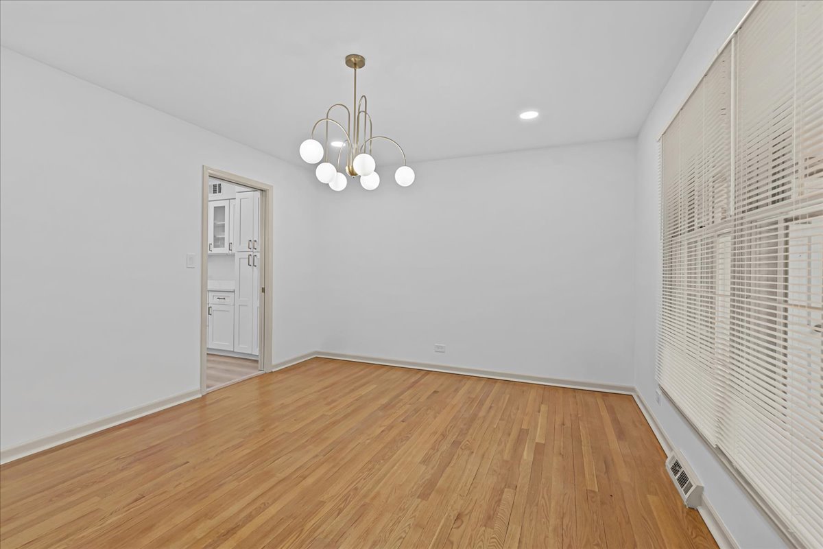 1305 Warwick Court