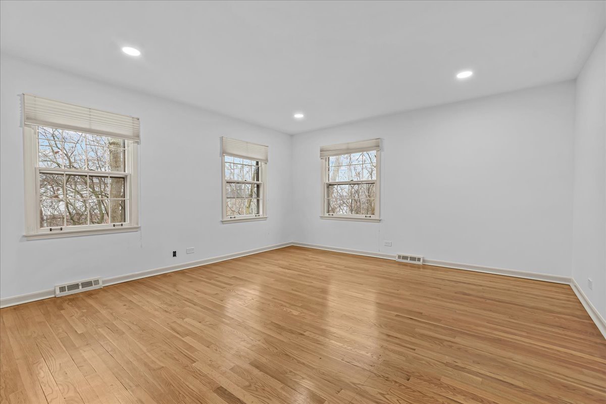 1305 Warwick Court