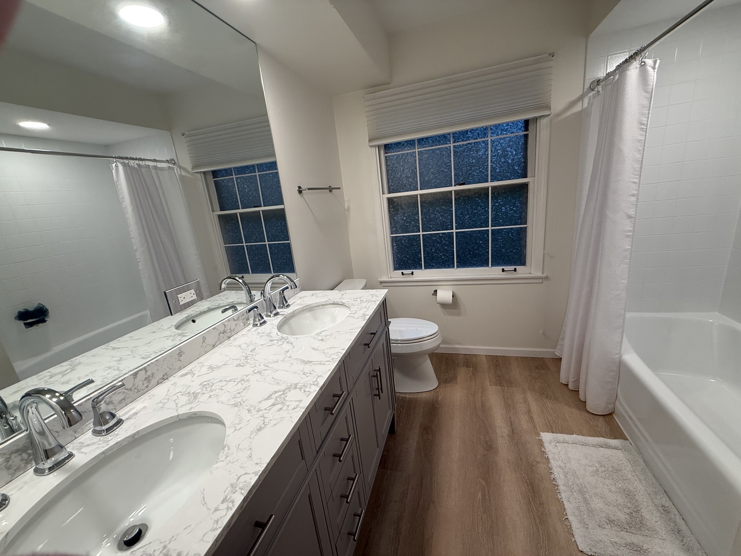 1305 Warwick Court
