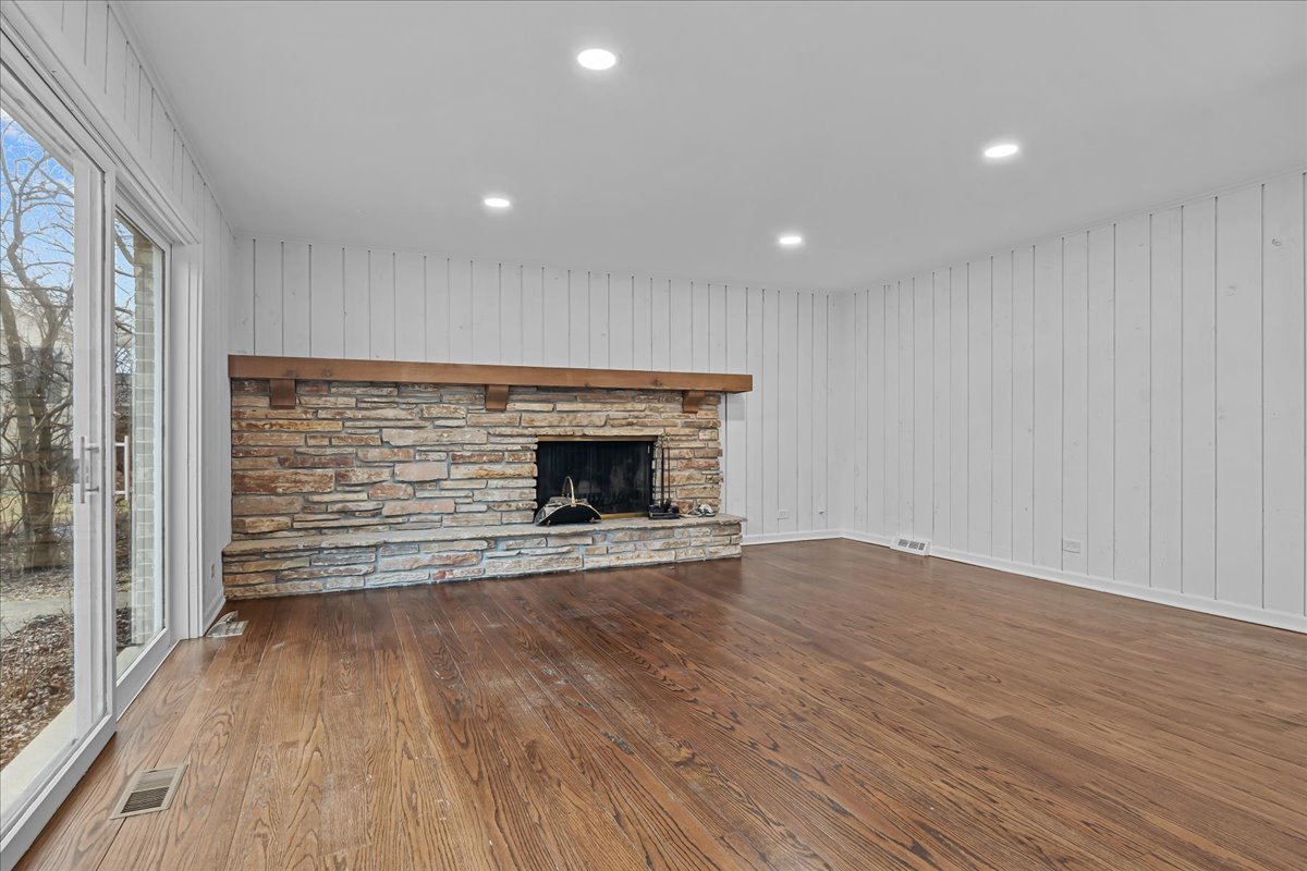 1305 Warwick Court