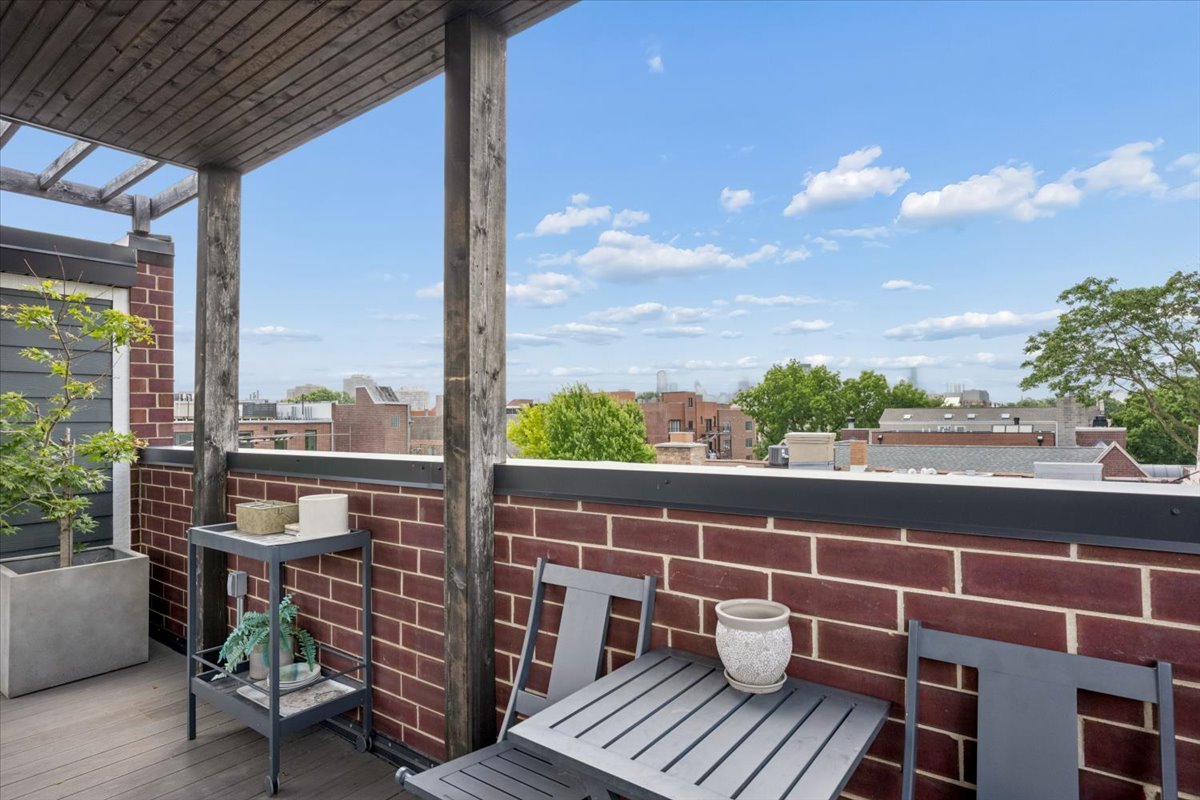 2653 N Dayton Street Unit: 3