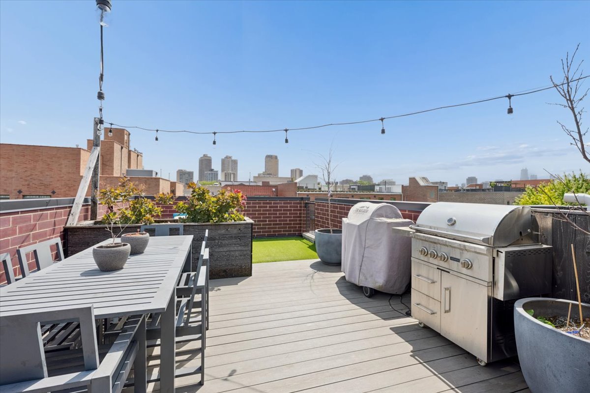 2653 N Dayton Street Unit: 3