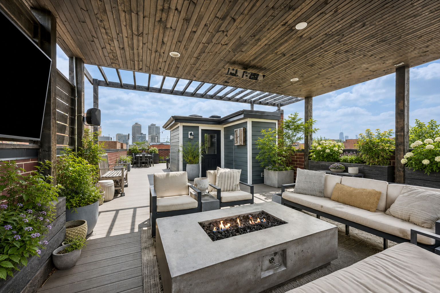 2653 N Dayton Street Unit: 3