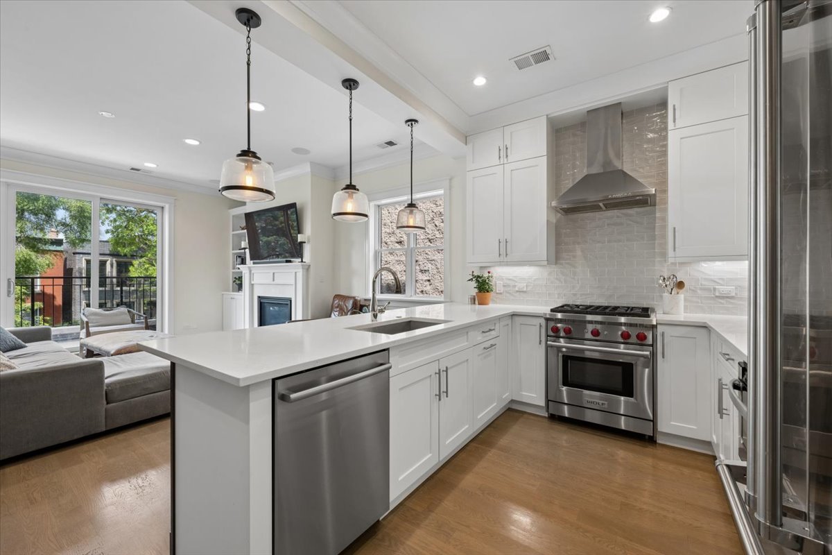 2653 N Dayton Street Unit: 3