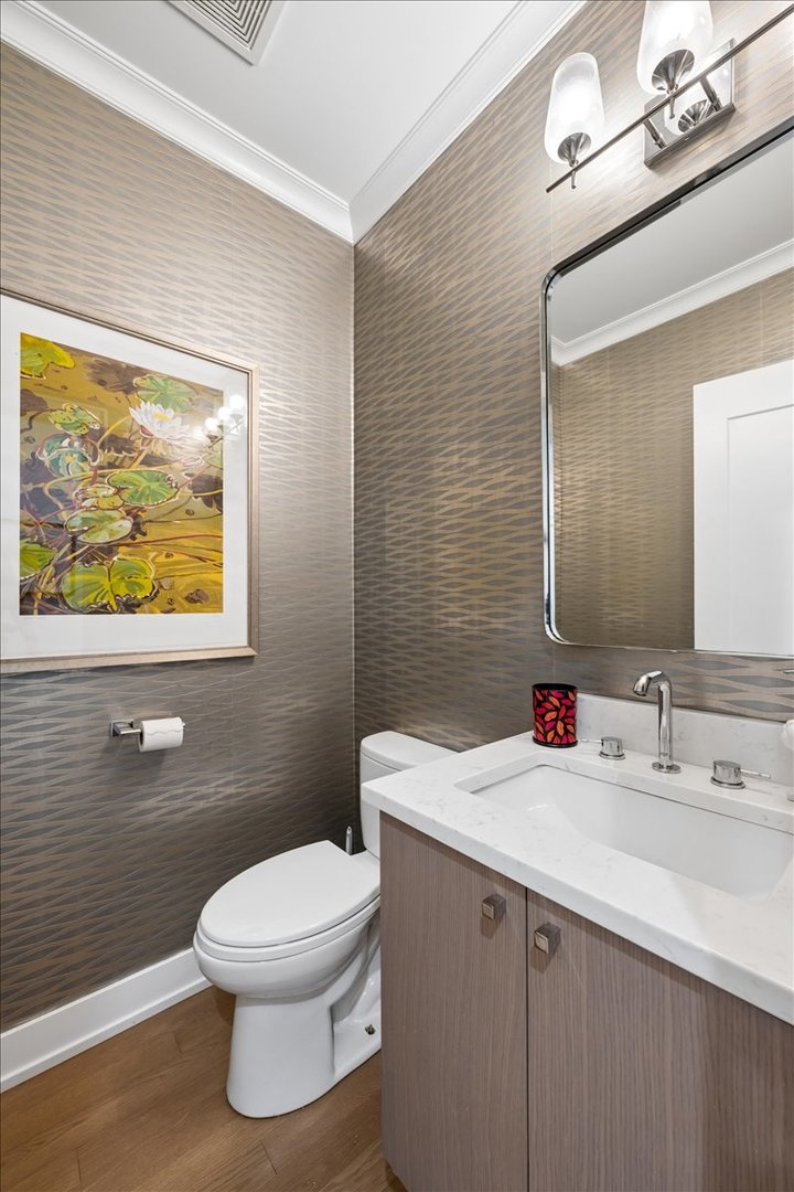 925 W Montana Street Unit: 1E