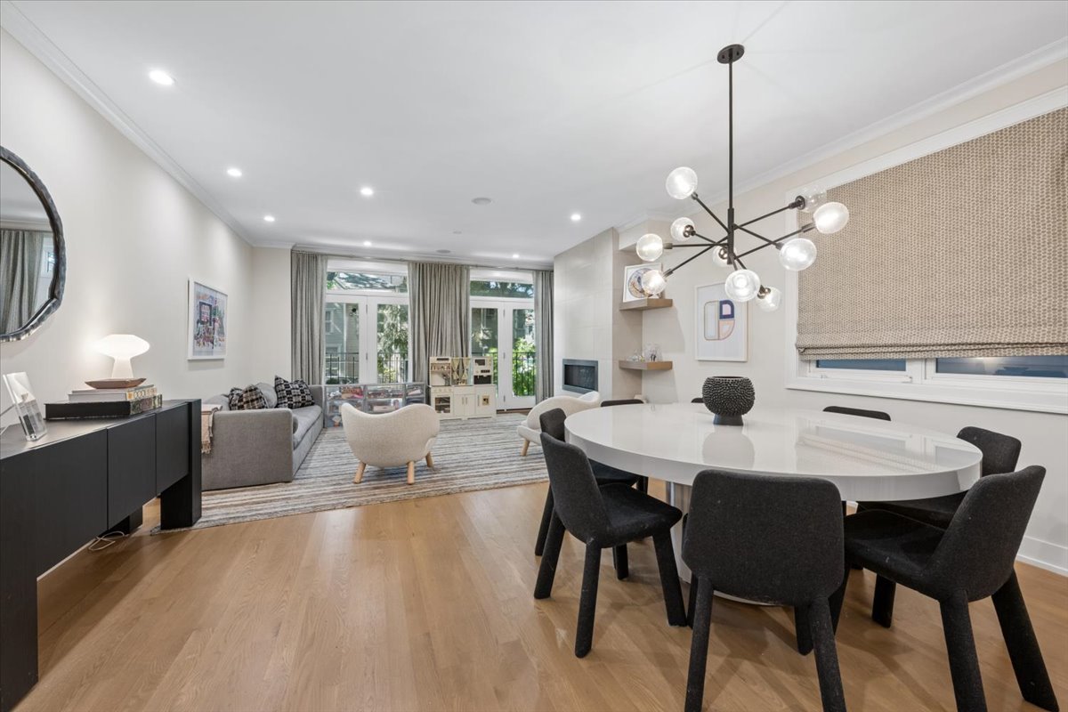 925 W Montana Street Unit: 1E