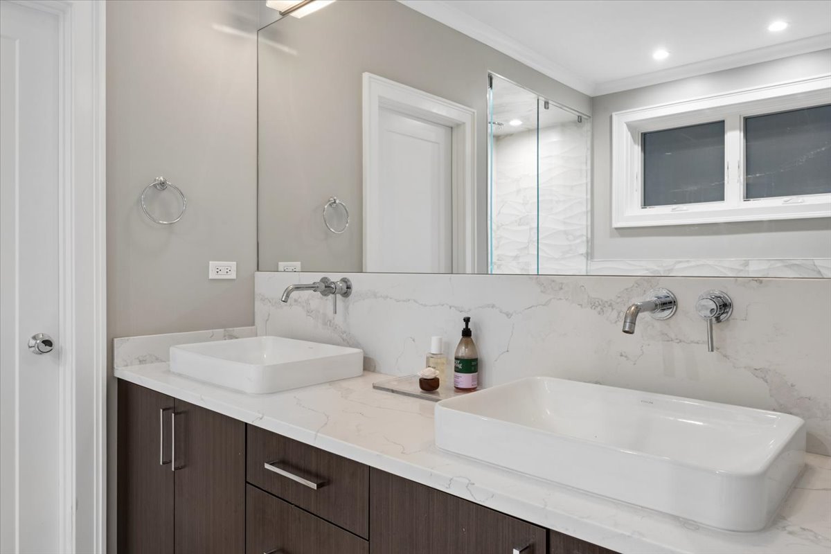 925 W Montana Street Unit: 1E