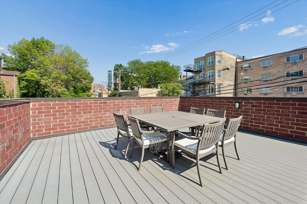 925 W Montana Street Unit: 1E