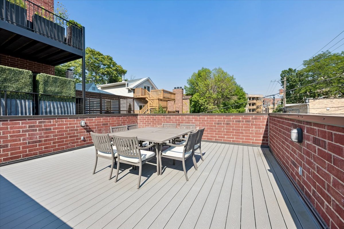 925 W Montana Street Unit: 1E