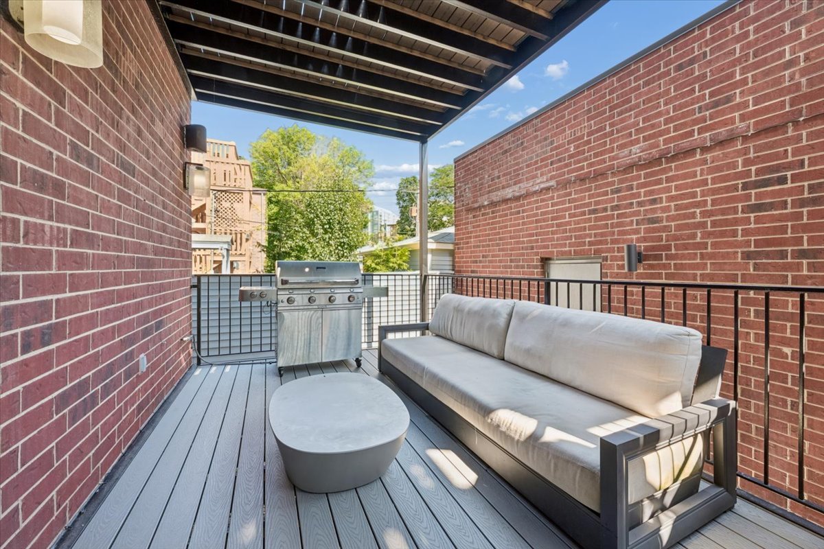 925 W Montana Street Unit: 1E