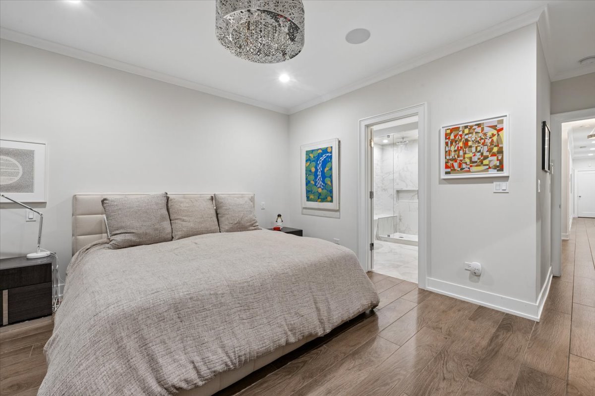 925 W Montana Street Unit: 1E