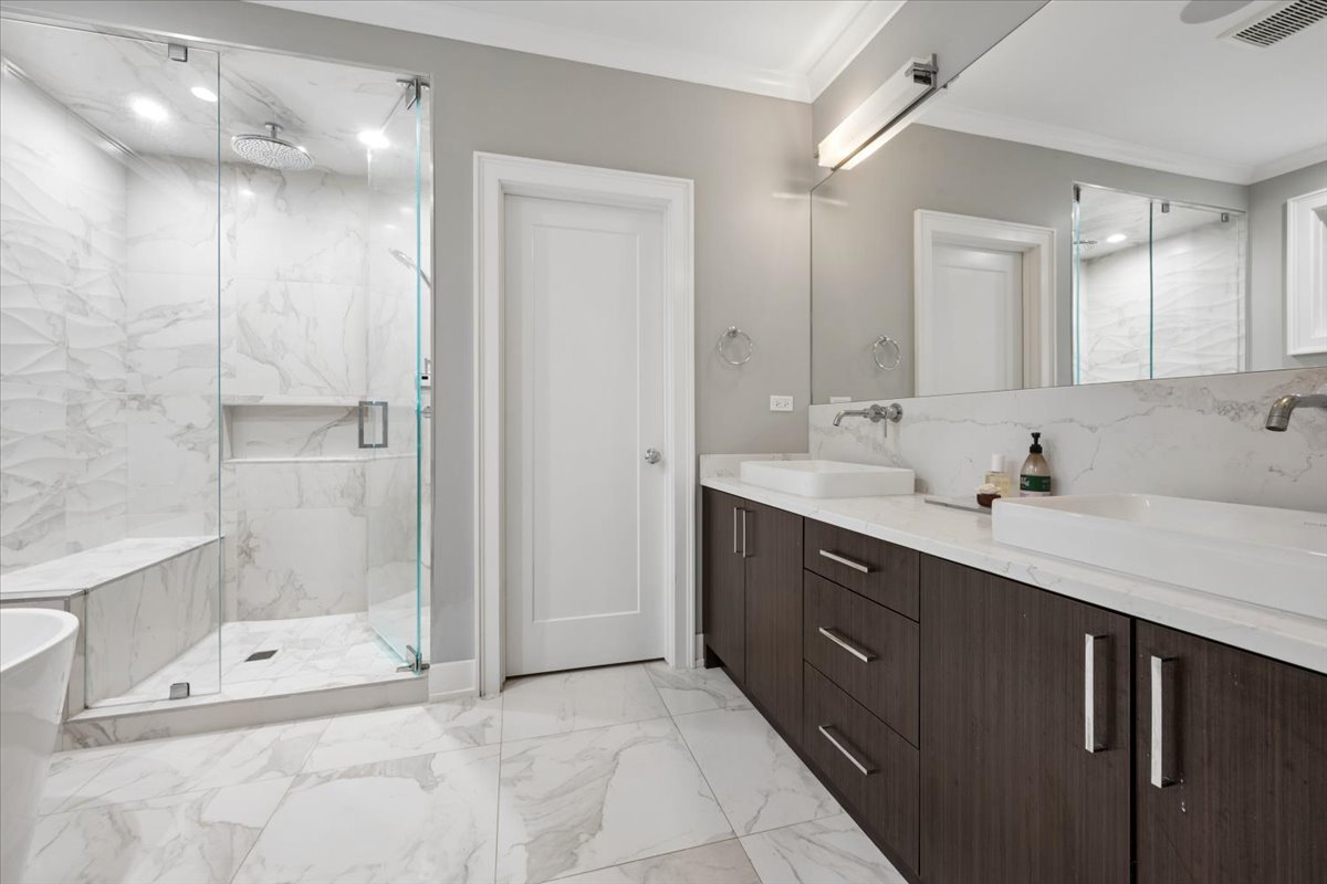 925 W Montana Street Unit: 1E