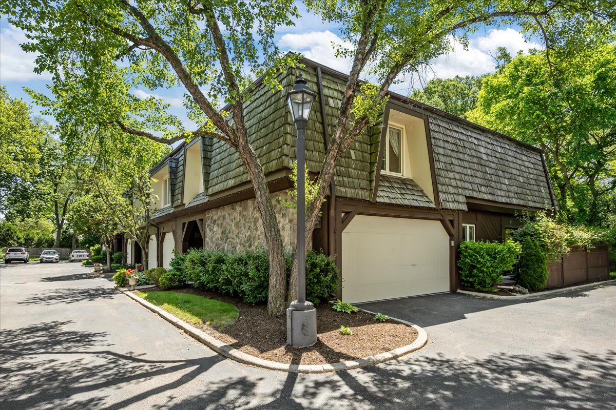 1569 Winnetka Road