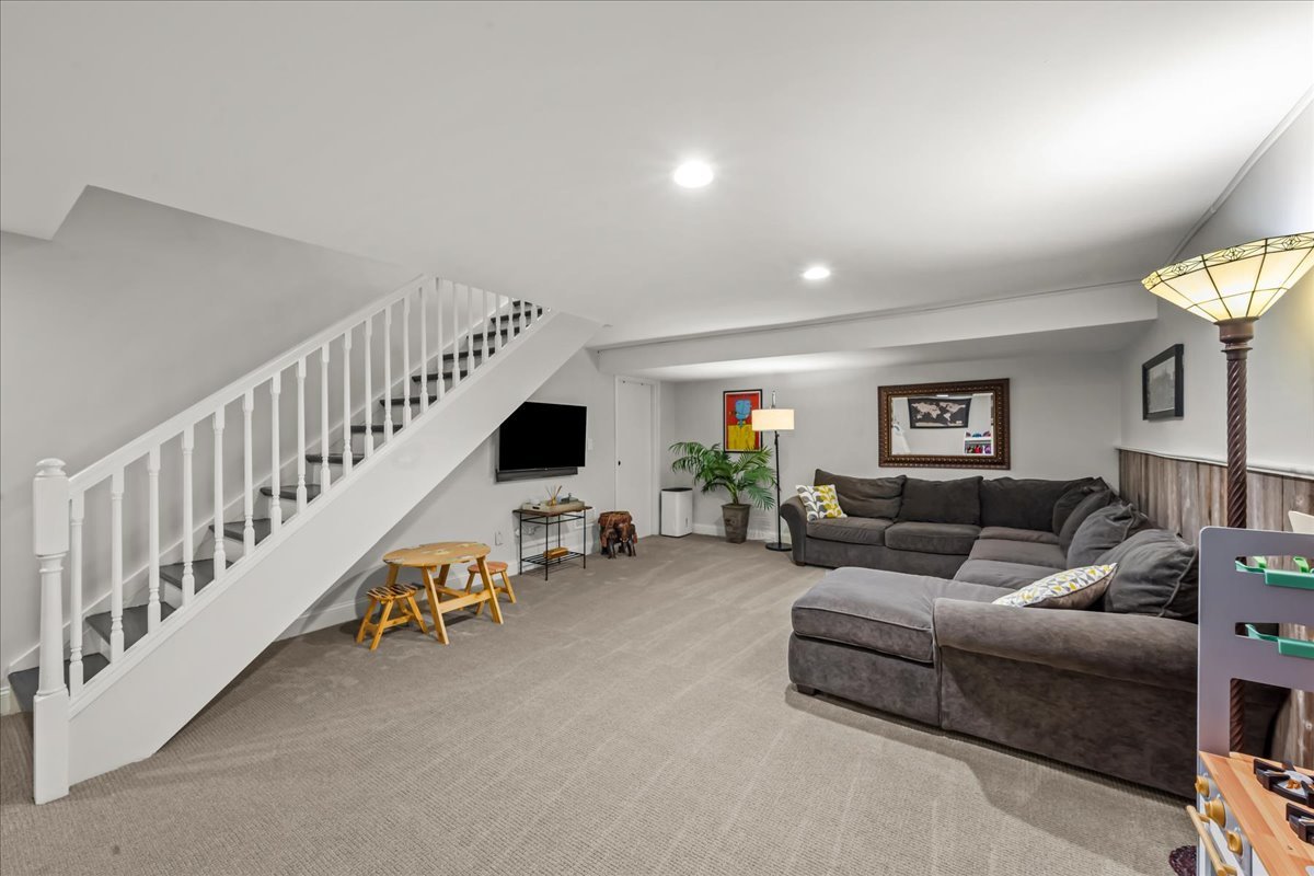 1569 Winnetka Road