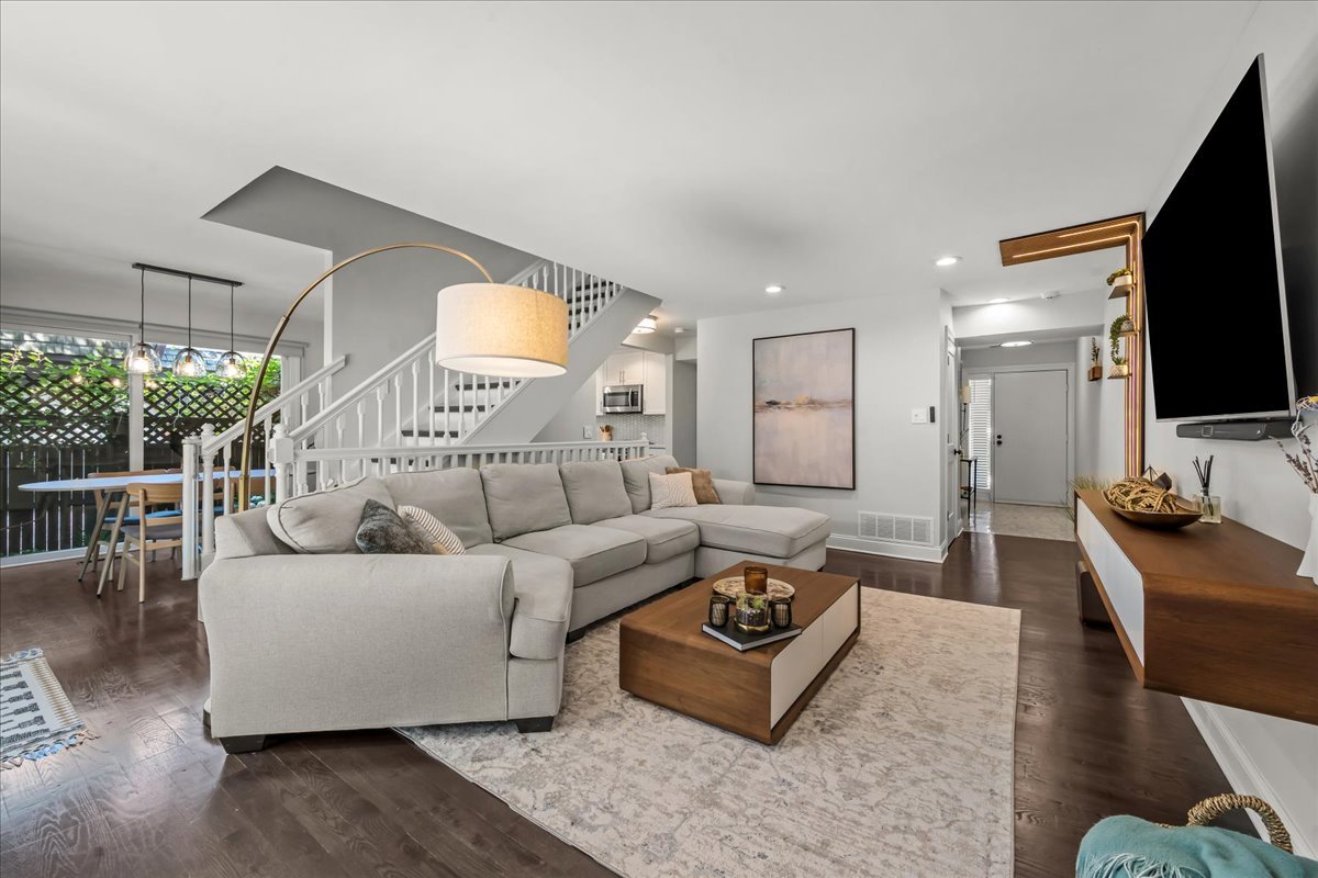 1569 Winnetka Road