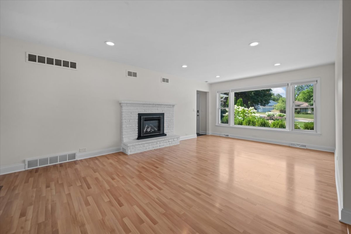 333 Warwick Road
