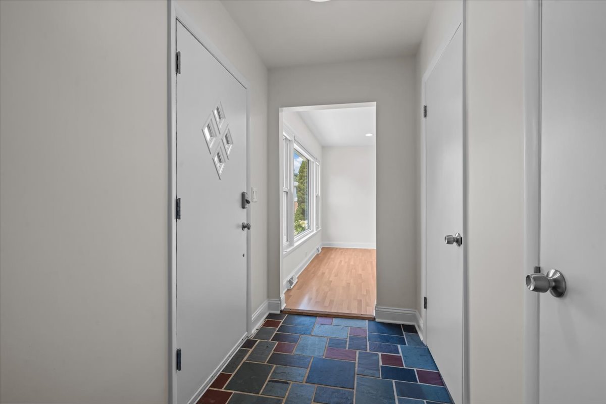 333 Warwick Road