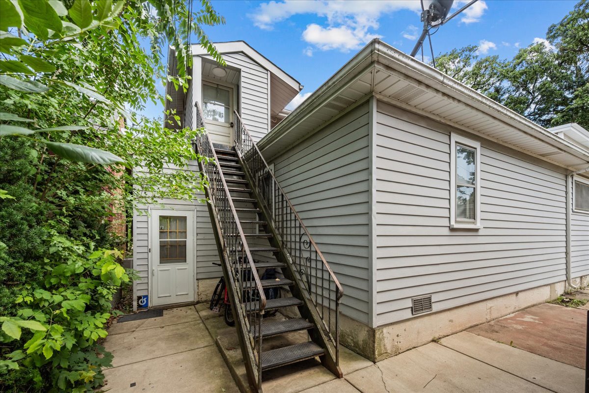2490 Green Bay Road Unit: 1