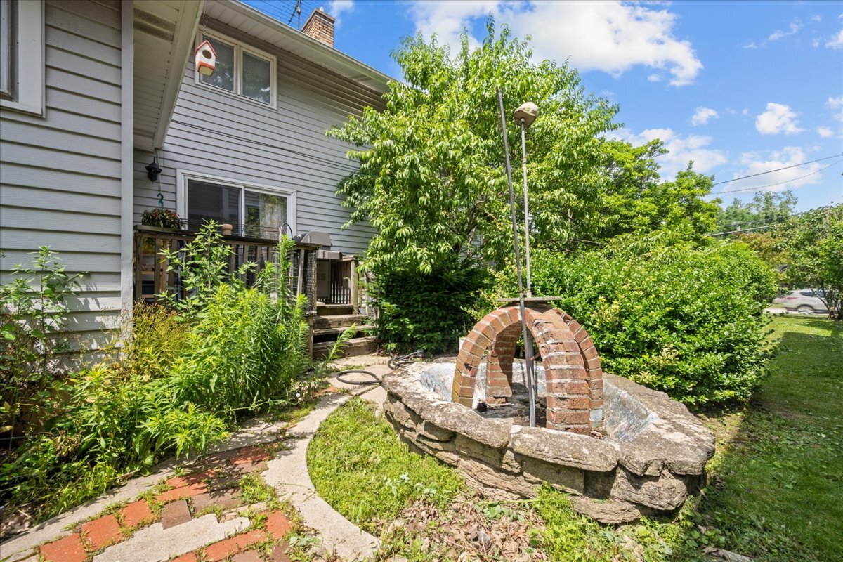 2490 Green Bay Road Unit: 1