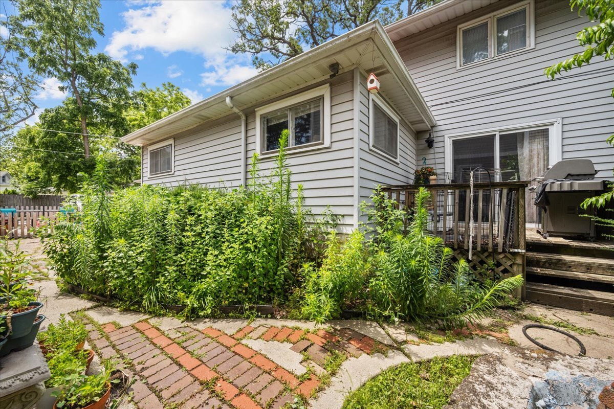2490 Green Bay Road Unit: 1