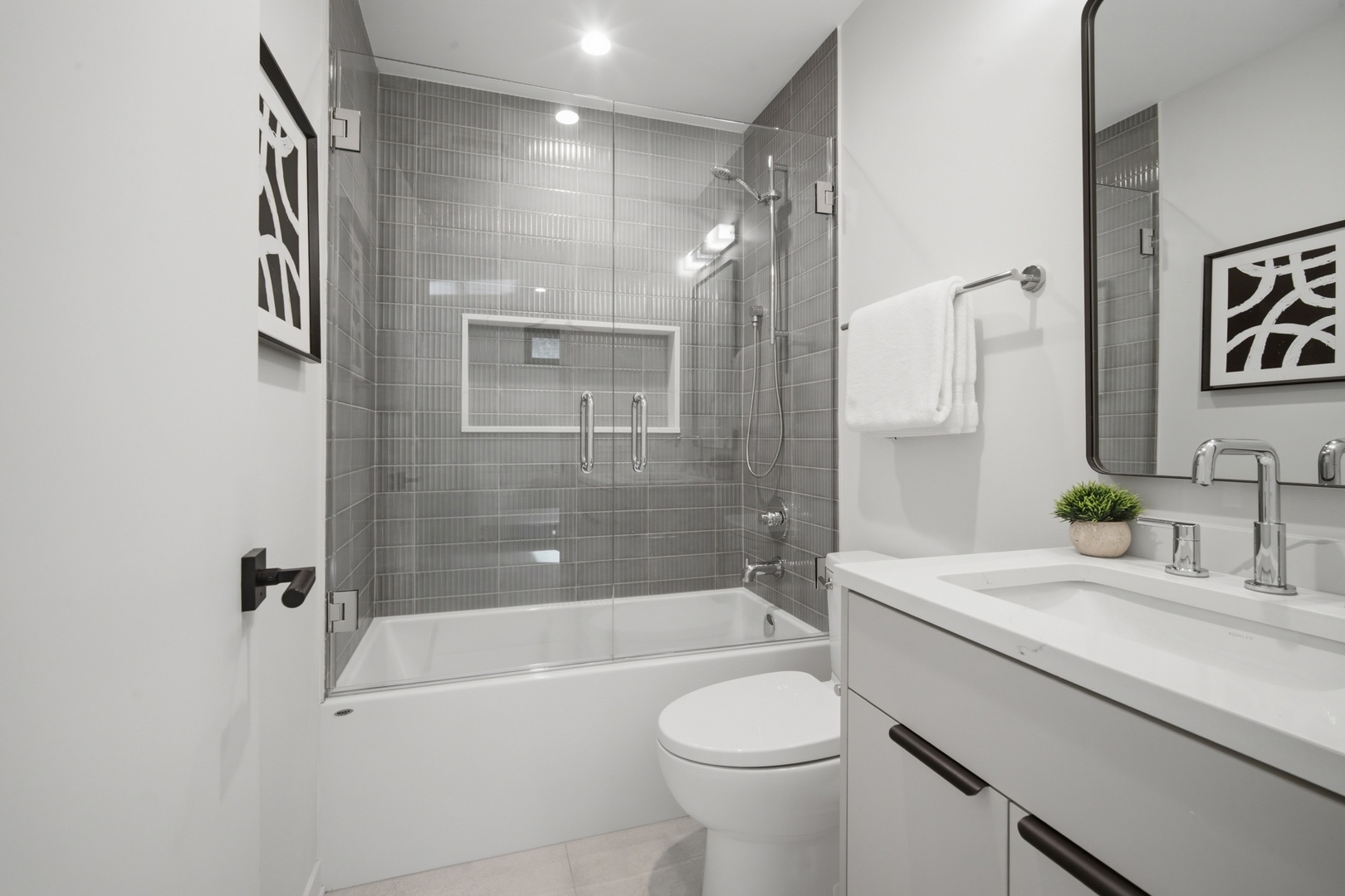 105 Prairie Avenue Unit: 105C