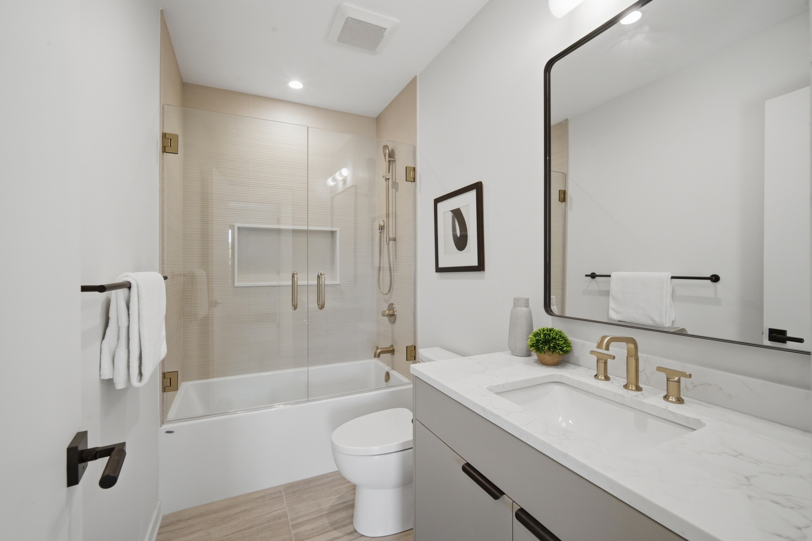 105 Prairie Avenue Unit: 105C