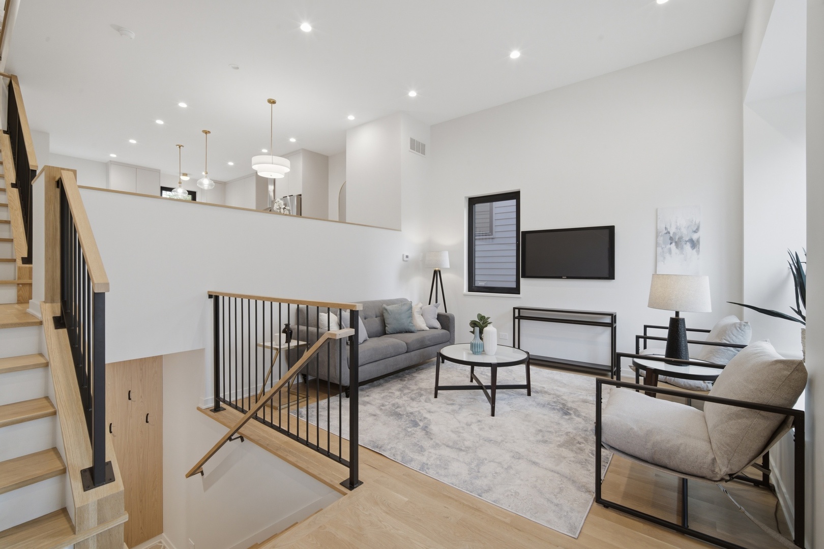 49 Prairie Avenue Unit: 49B
